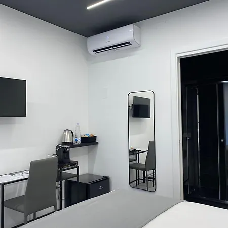 Empire Bed & Breakfast Diamante