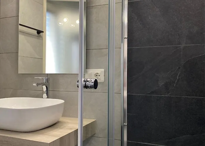 Alojamento de Acomodação e Pequeno-almoço Empire 3*